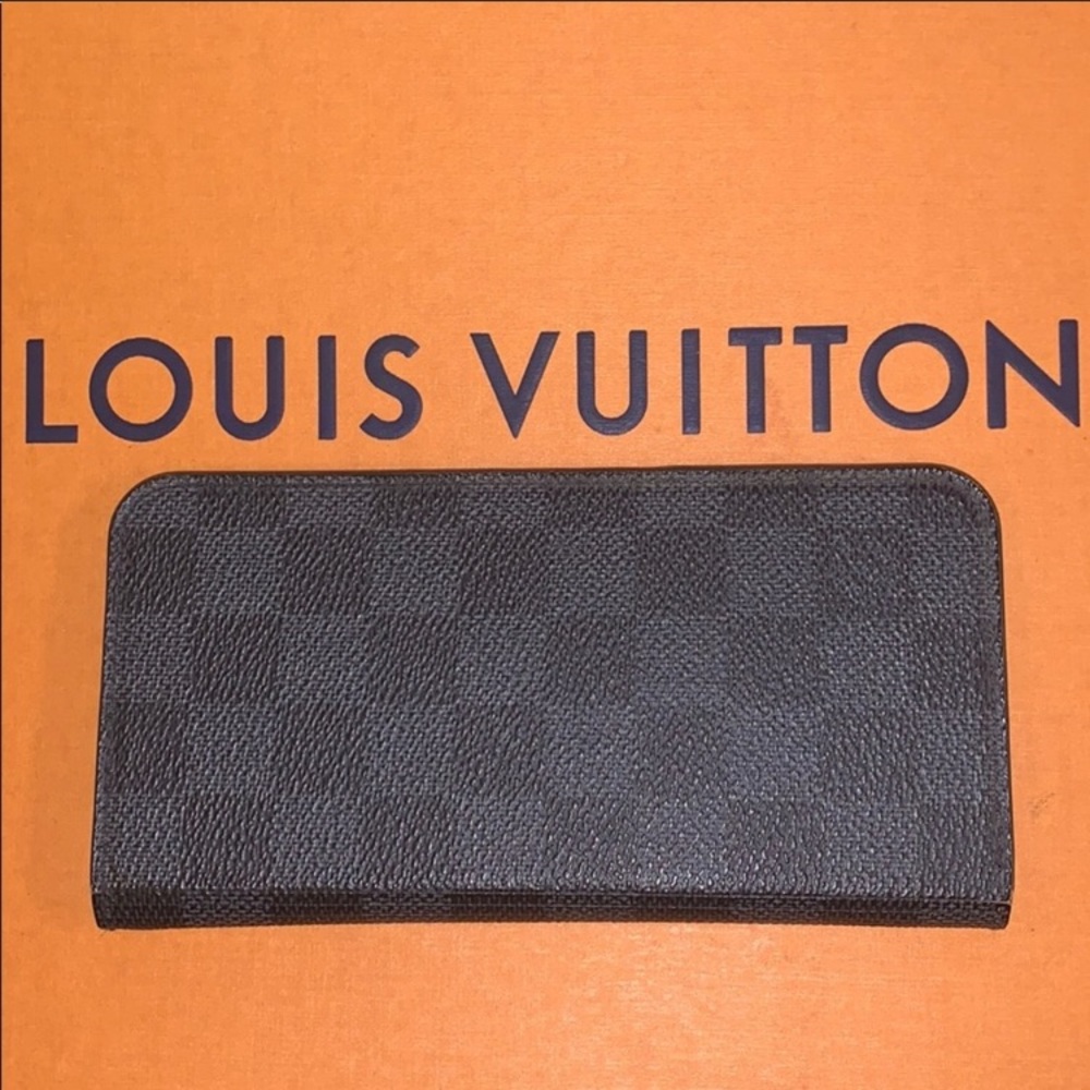 Louis Vuitton Damier Graphite iPhone 8 Plu…‎